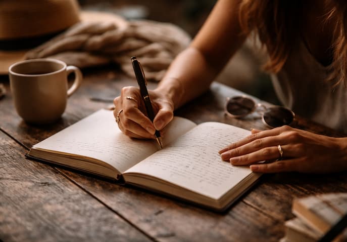 Journaling for healing after a breakup during solo travel 